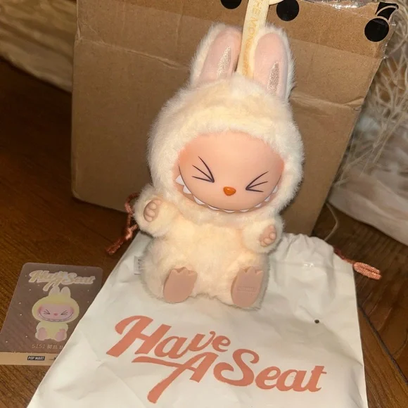 Pop Mart Sisi Labubu Have A Seat Plushie Labubu - Picture 2 of 11